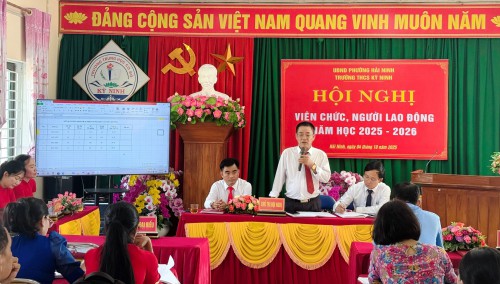 TRƯỜNG THCS KỲ NINH TỔ CHỨC HỘI NGHỊ VIÊN CHỨC, NGƯỜI LAO ĐỘNG NĂM HỌC 2025-2026