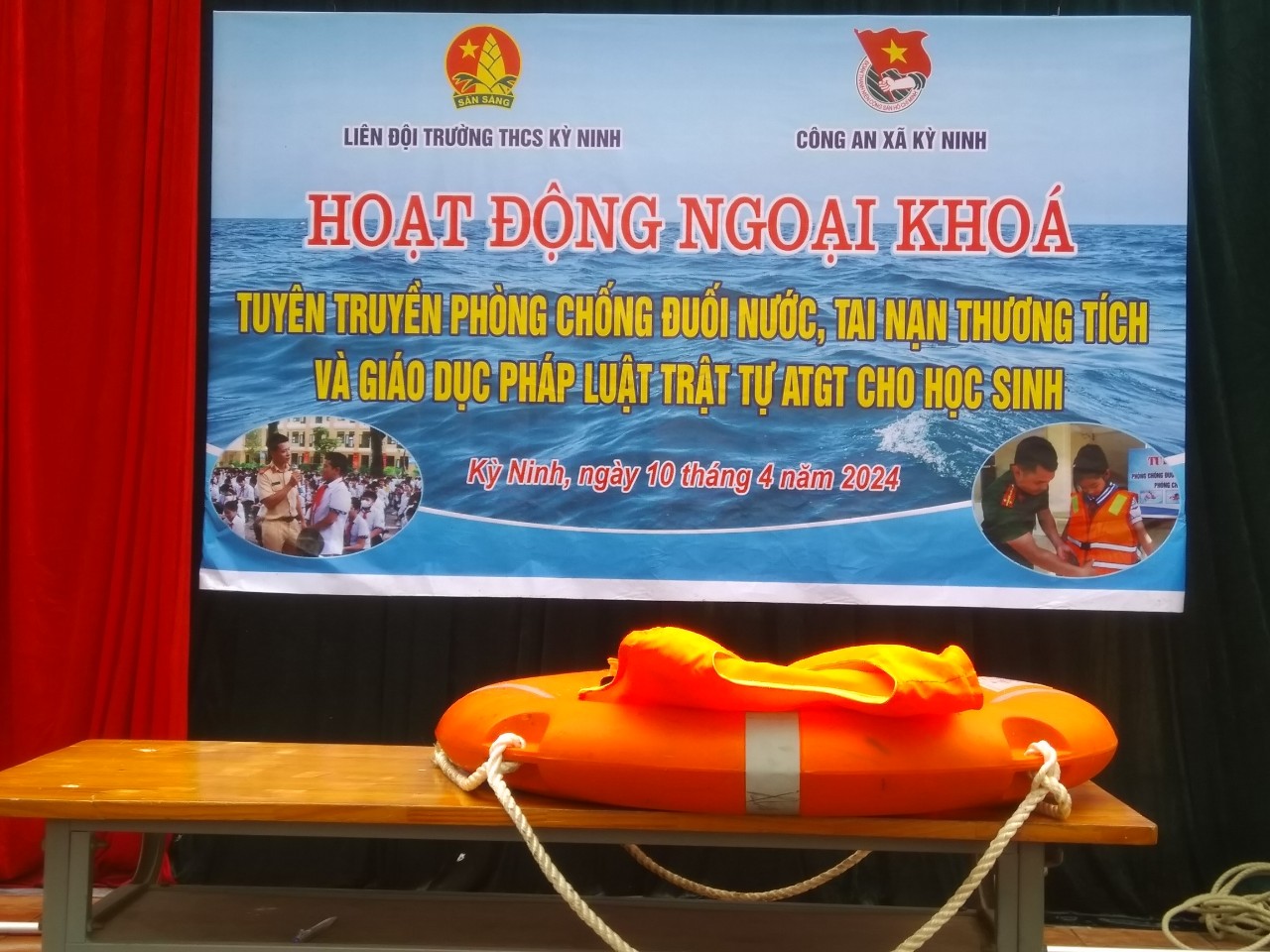TRƯỜNG THCS KỲ NINH TỔ CHỨC HOẠT ĐỘNG NGOẠI KHÓA TUYÊN TRUYỀN PHÒNG CHỐNG ĐUỐI NƯỚC,  TAI NẠN THƯƠNG TÍCH VÀ GIÁO DỤC PHÁP LUẬT TRẬT TỰ ATGT CHO HỌC SINH.